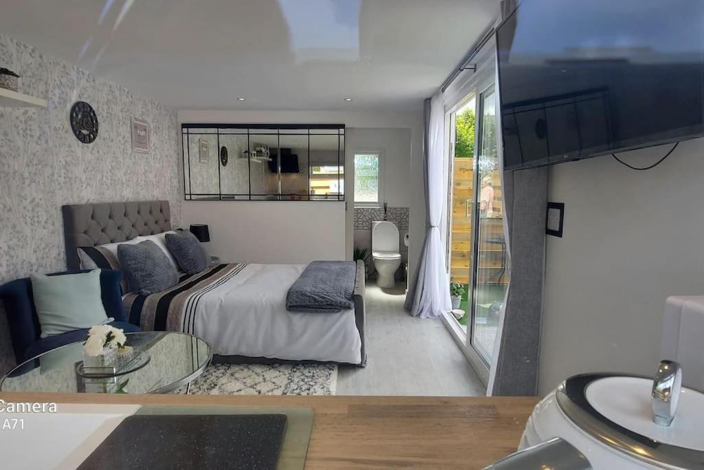 Appartamento Adorable Private Couples Retreat With Hot Tub Llanfechell Esterno foto