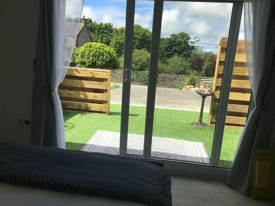 Appartamento Adorable Private Couples Retreat With Hot Tub Llanfechell Esterno foto
